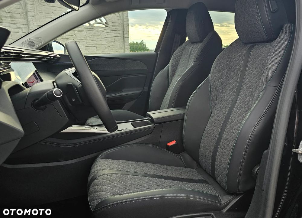 Peugeot 408 1.6 Plug-In Hybrid 180 Allure EAT8 - 10
