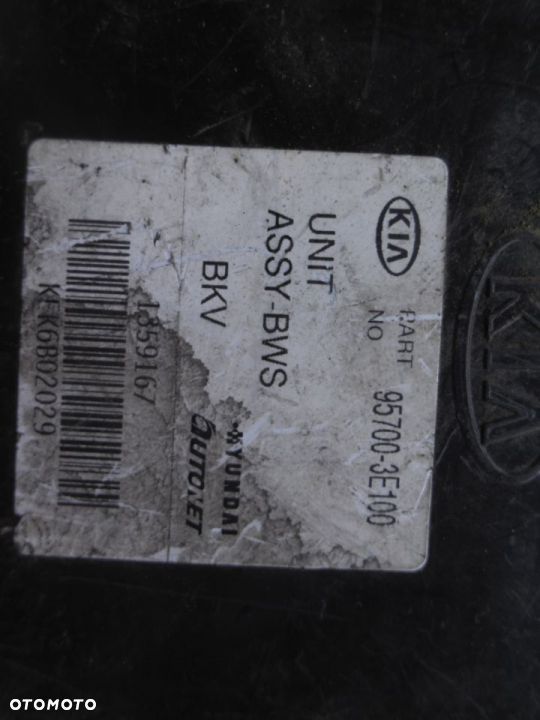 STEROWNIK CZUJNIKÓW COFANIA KIA SORENTO 957003E100 - 2