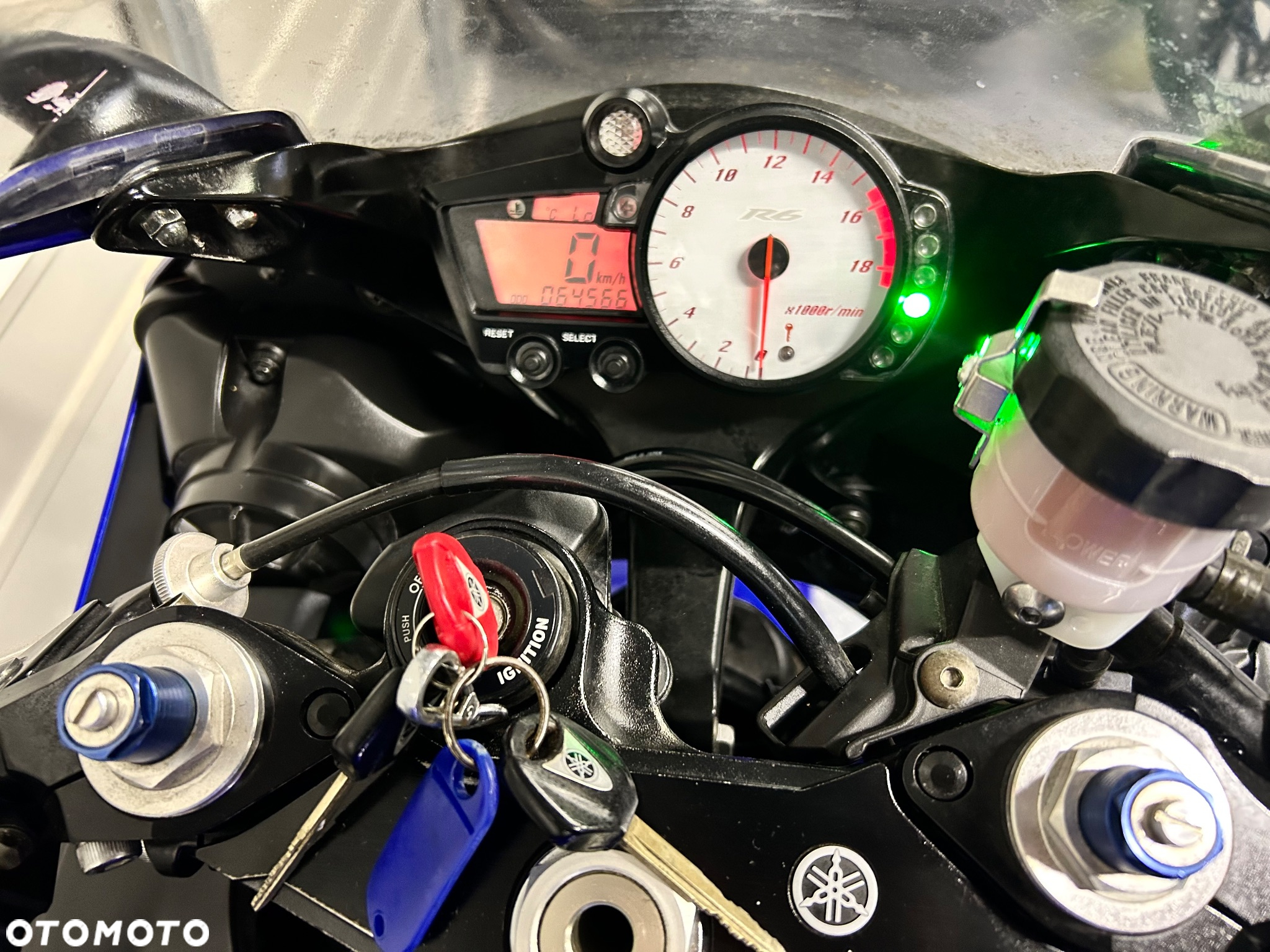 Yamaha R6 - 13