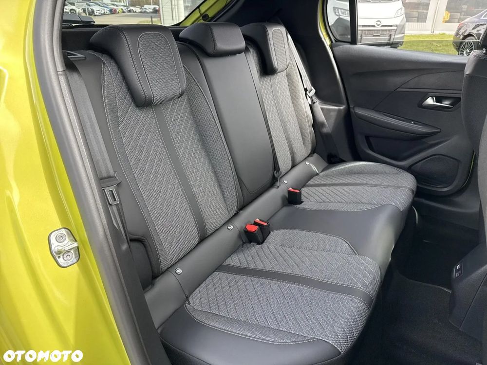 Peugeot 208 1.2 mHEV Allure - 15