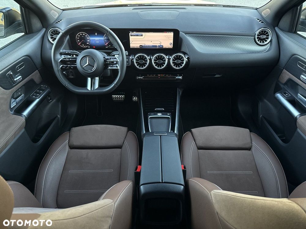 Mercedes-Benz GLA - 17