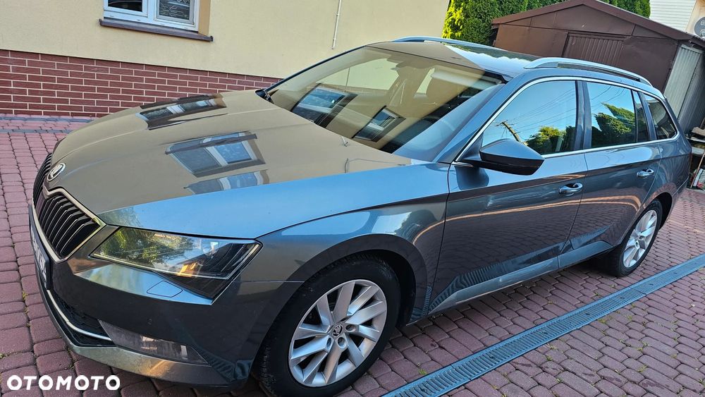 Skoda Superb 2.0 TDI Ambition DSG - 11