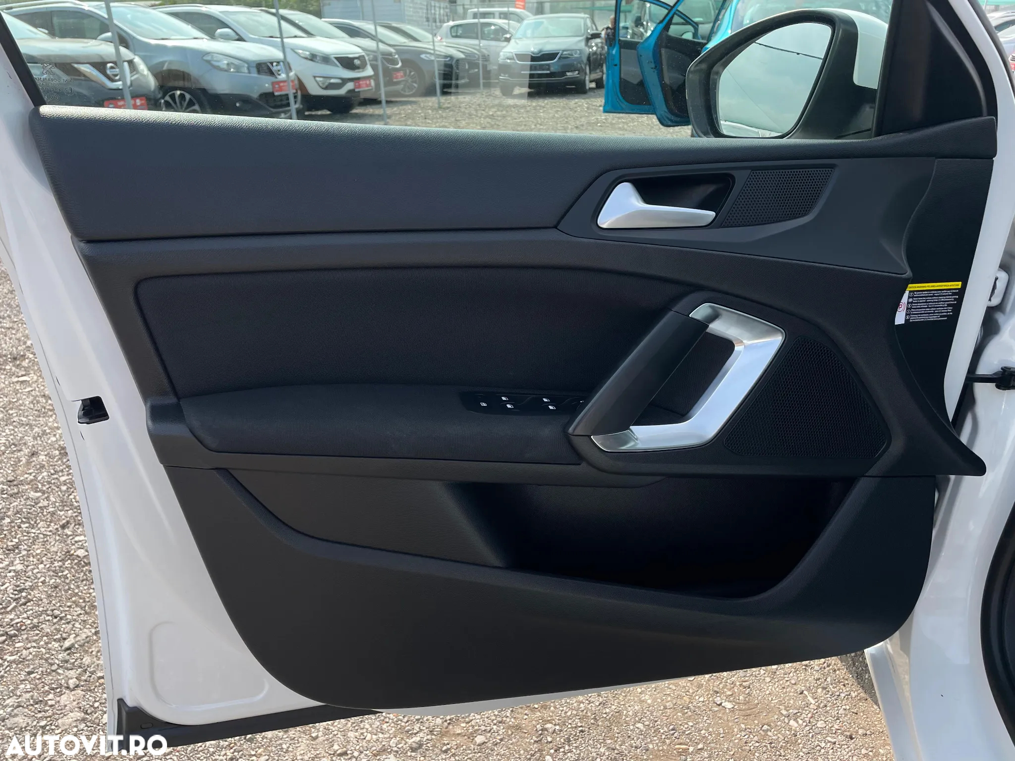 Peugeot 308 SW 1.2 L PureTech Turbo Allure Aut. - 13