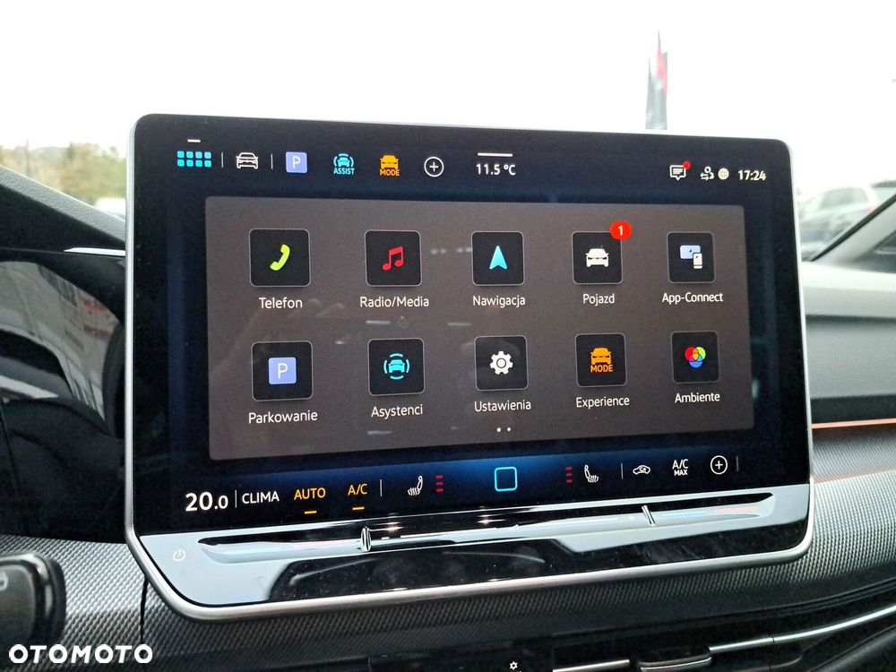 Volkswagen Golf 1.5 eTSI mHEV R-Line Plus DSG - 25