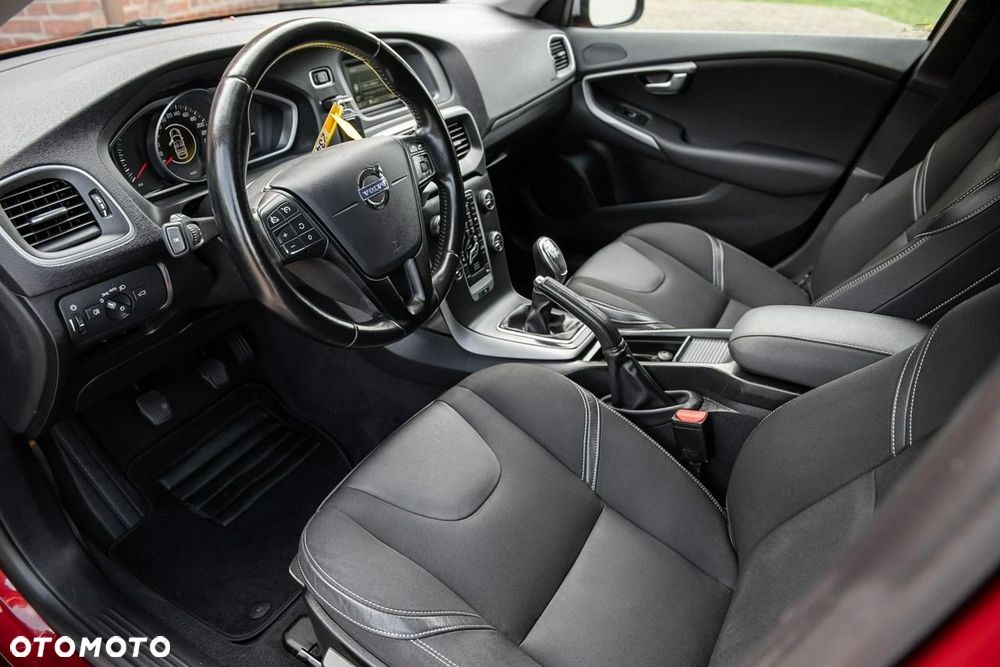Volvo V40 D4 Kinetic - 6