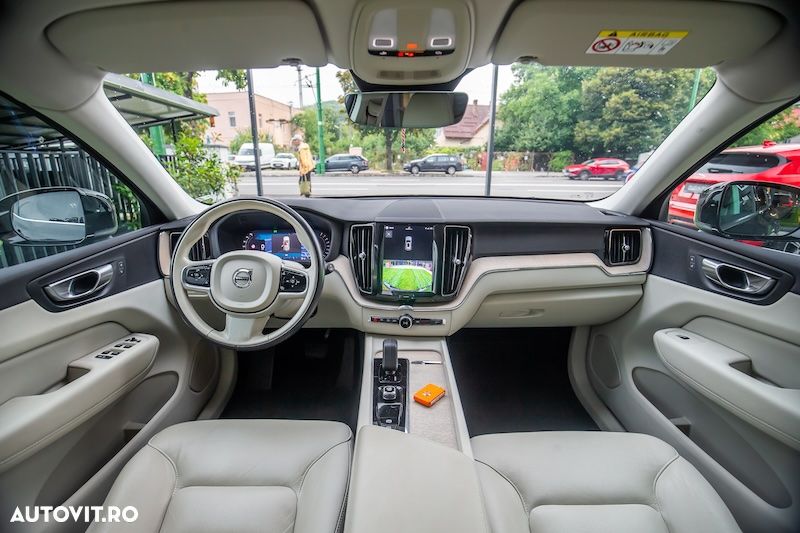 Volvo XC 60 B4 MHEV AT FWD Core - 12