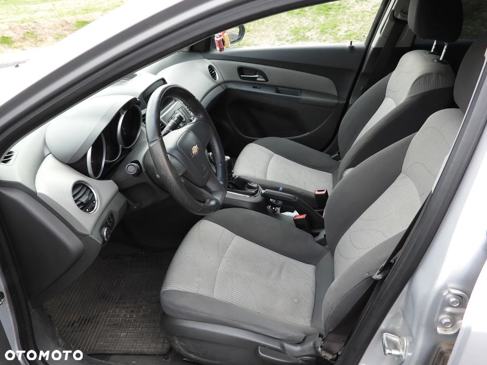 Chevrolet Cruze 1.6 - 6