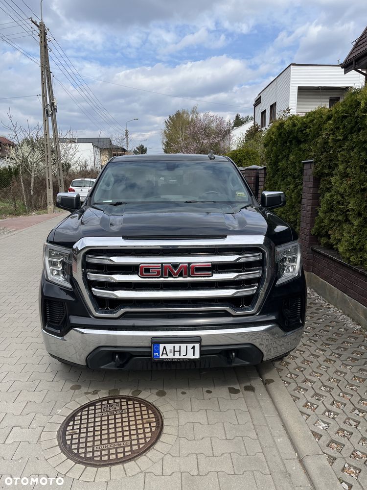 GMC Sierra - 1