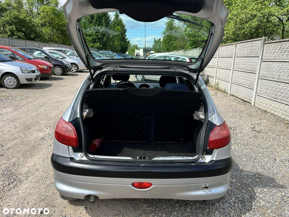 Peugeot 206 - 8