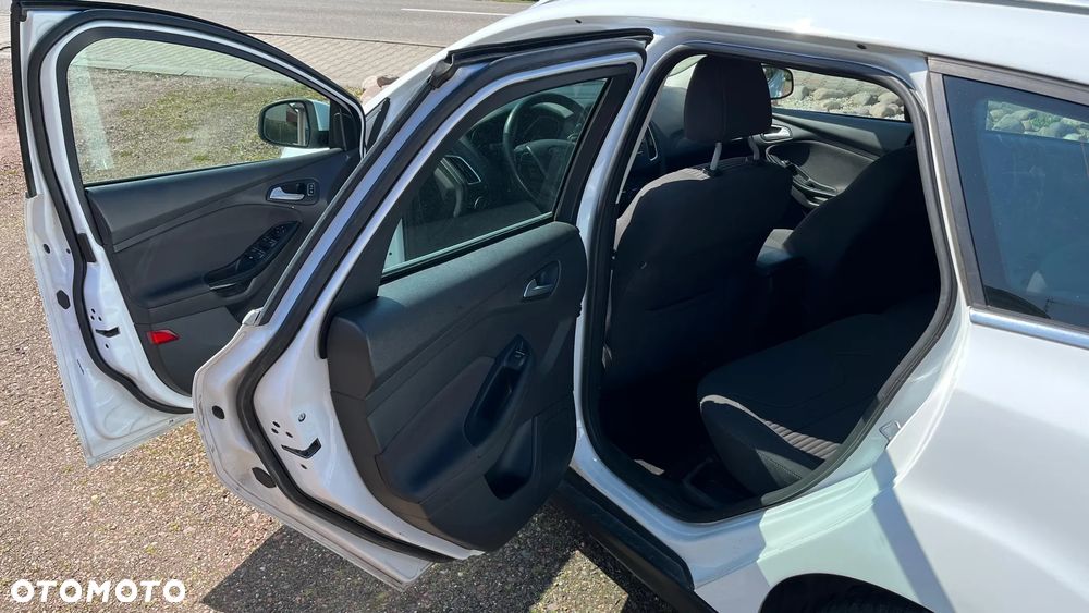 Ford Focus ver-1-5-ecoboost-start--stopp--system-sport - 11