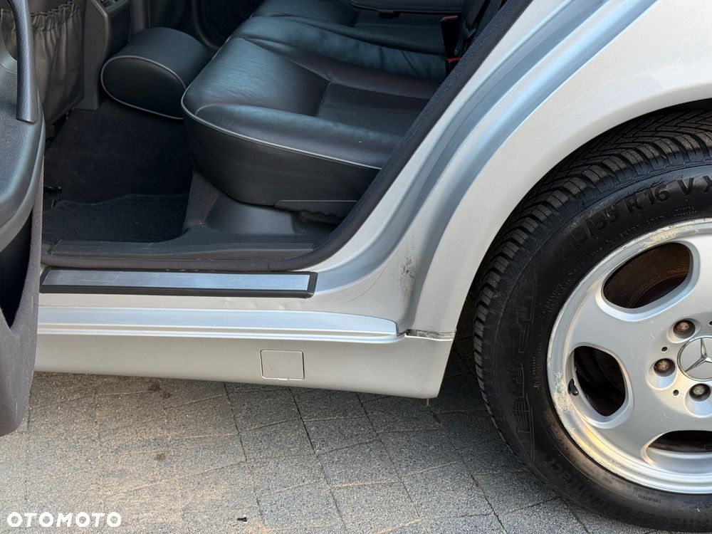 Mercedes-Benz Klasa E 320 T Avantgarde - 33