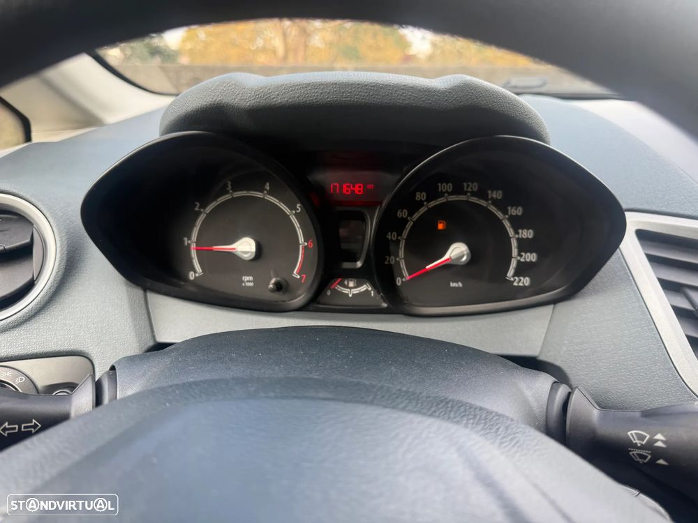 Ford Fiesta 1.25 Trend - 17