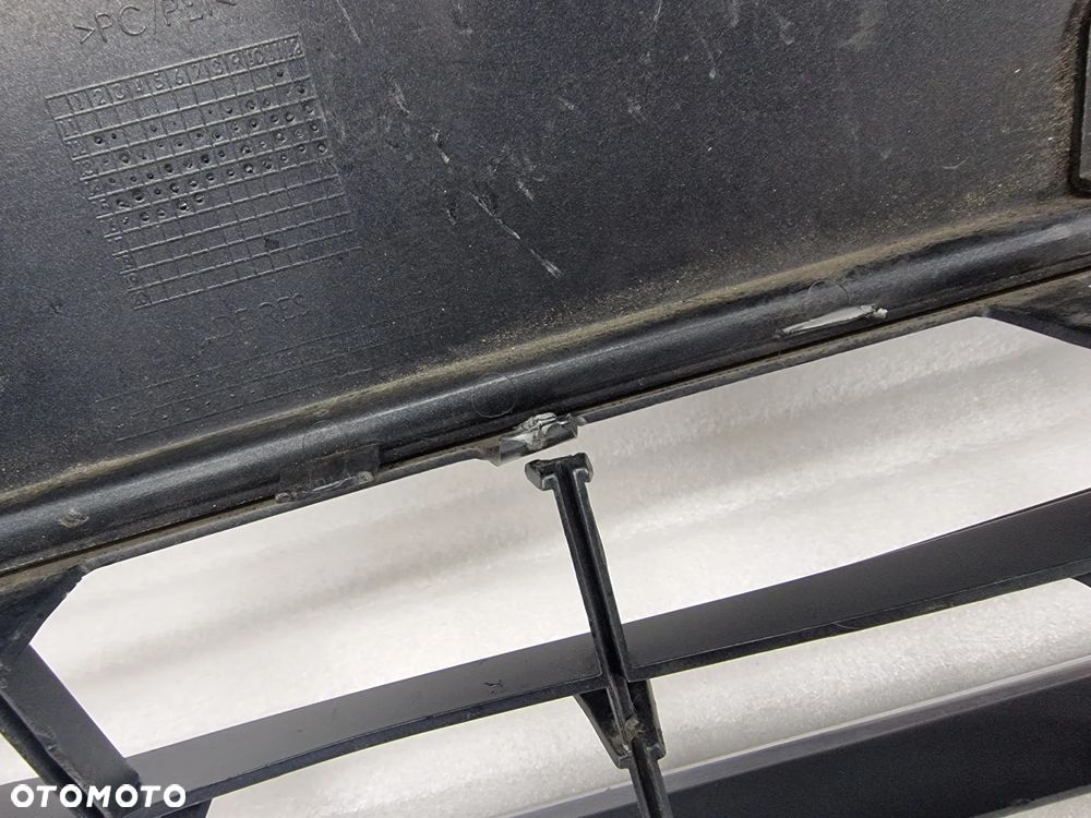 AUDI A3 8V / 8V3 12- ATRAPA / GRILL PRZEDNI PRZÓD , NR 8V3853651 , NR AUKCJI GL56 - 26