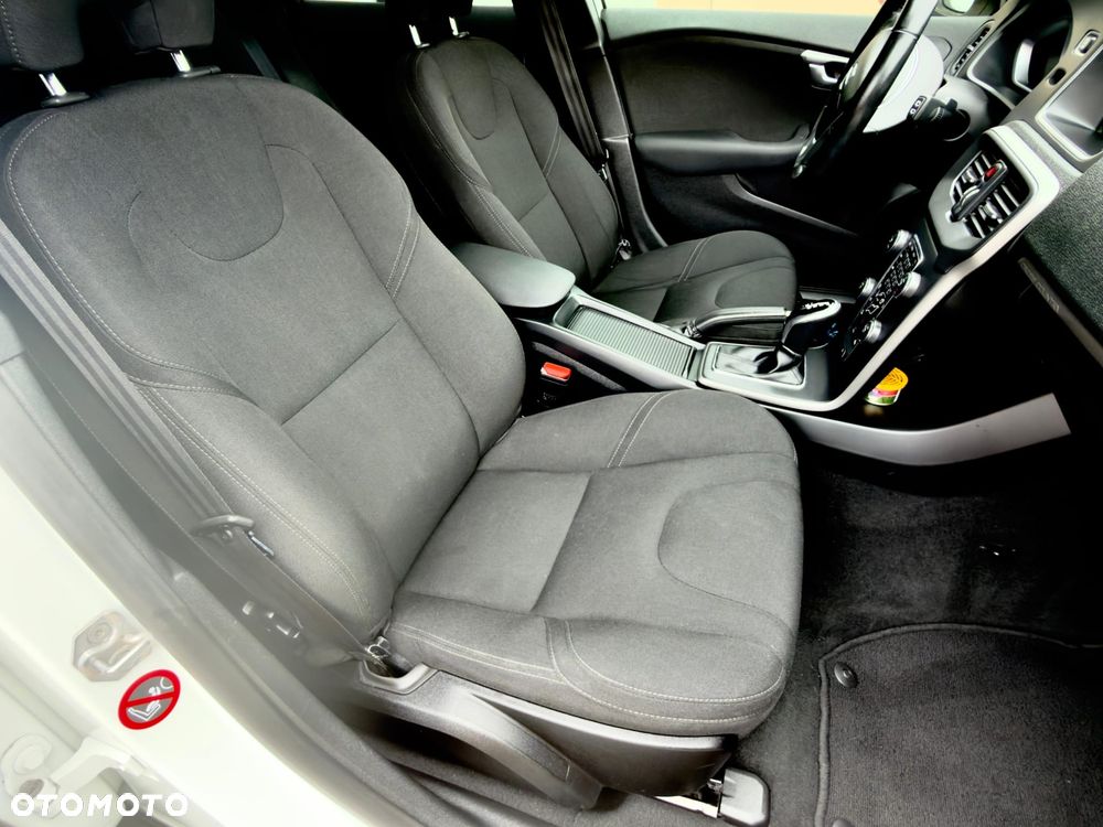 Volvo V40 Cross Country - 19