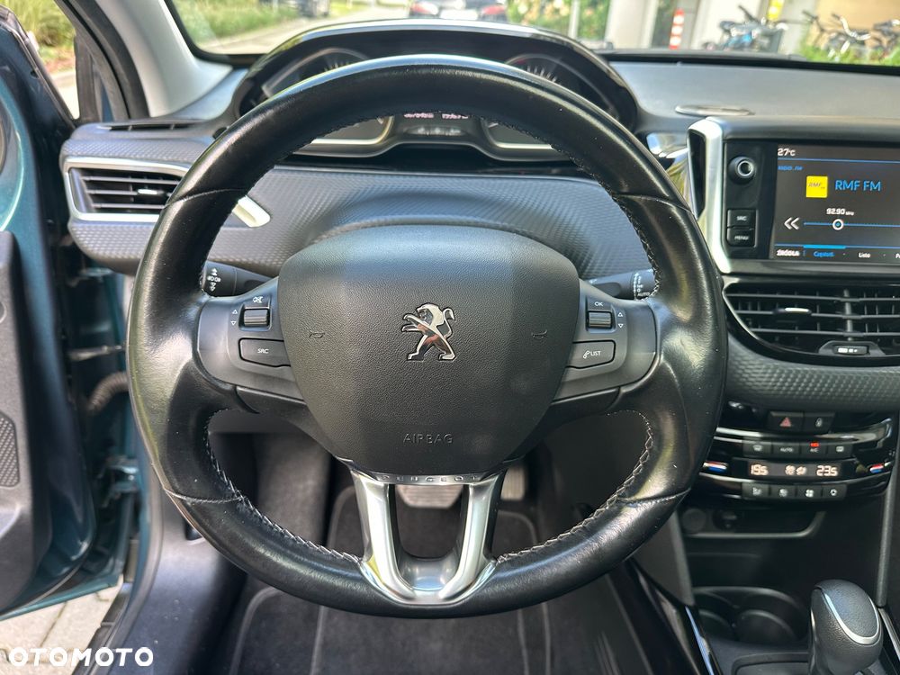 Peugeot 2008 1.2 Pure Tech Allure S&S EAT6 - 22