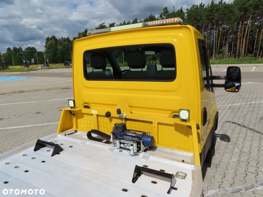 Iveco DAILY 50C18 Laweta POMOC DROGOWA Przewóz Pojazdów AUTOLAWETA 6100 mm Dł. Platformy DMC 3500 Kg Rozstaw Osi 4750 mm WZMACNIANE Zawieszenie Adaptacyjne Pneumatyczne Stan NOWY OKAZJA - 25