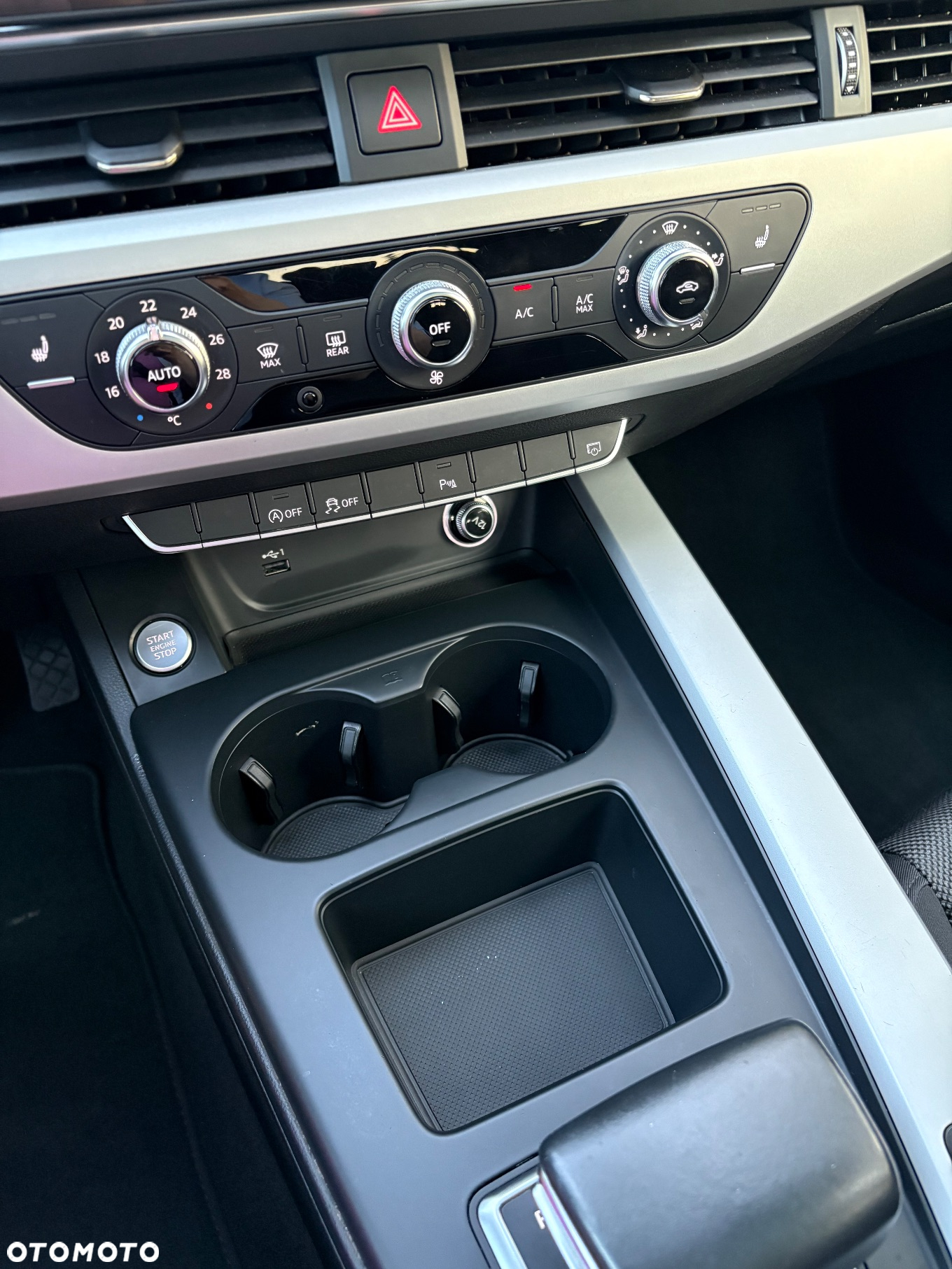 Audi A4 2.0 TDI Design S tronic - 22