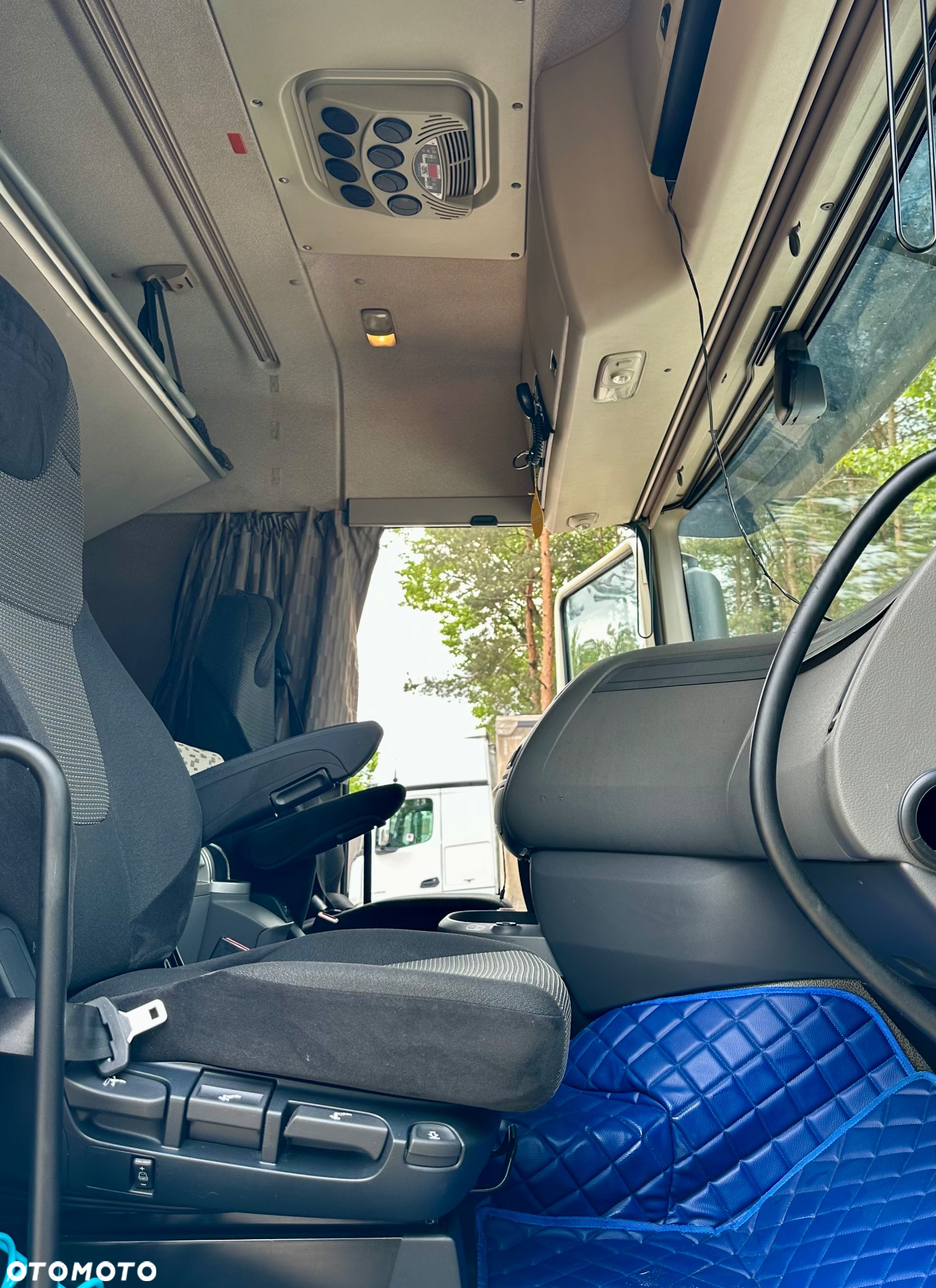 DAF XF460 SPACE CAB AUTOMAT STANDKLIMA FULLSPOJLERY XENON LED LONGCHASIS 2xALUTANK SKÓRA LODÓWKA WEBASTO 912000km FULLSERWIS DAF EURO 6 2016r IGŁA - 9