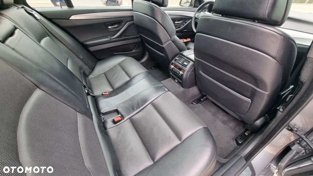 BMW Seria 5 M550d xDrive Touring Sport-Aut - 21
