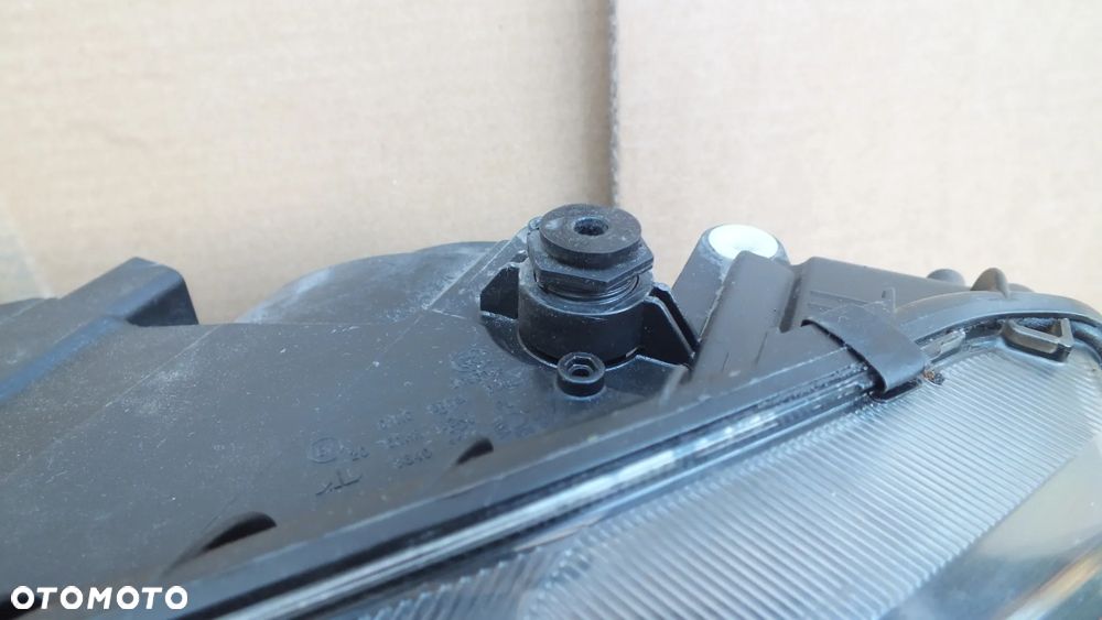Lampa przednia prawa Skoda Octavia III 5E1941015 / 017 - 4