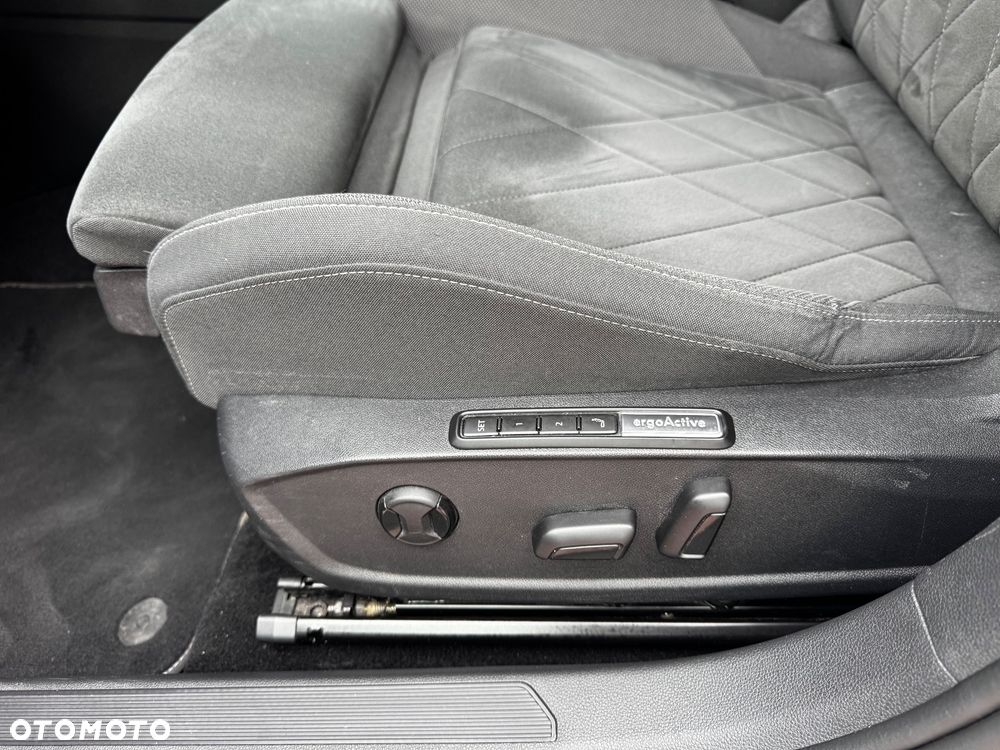 Volkswagen Golf 1.5 TSI OPF Style - 19