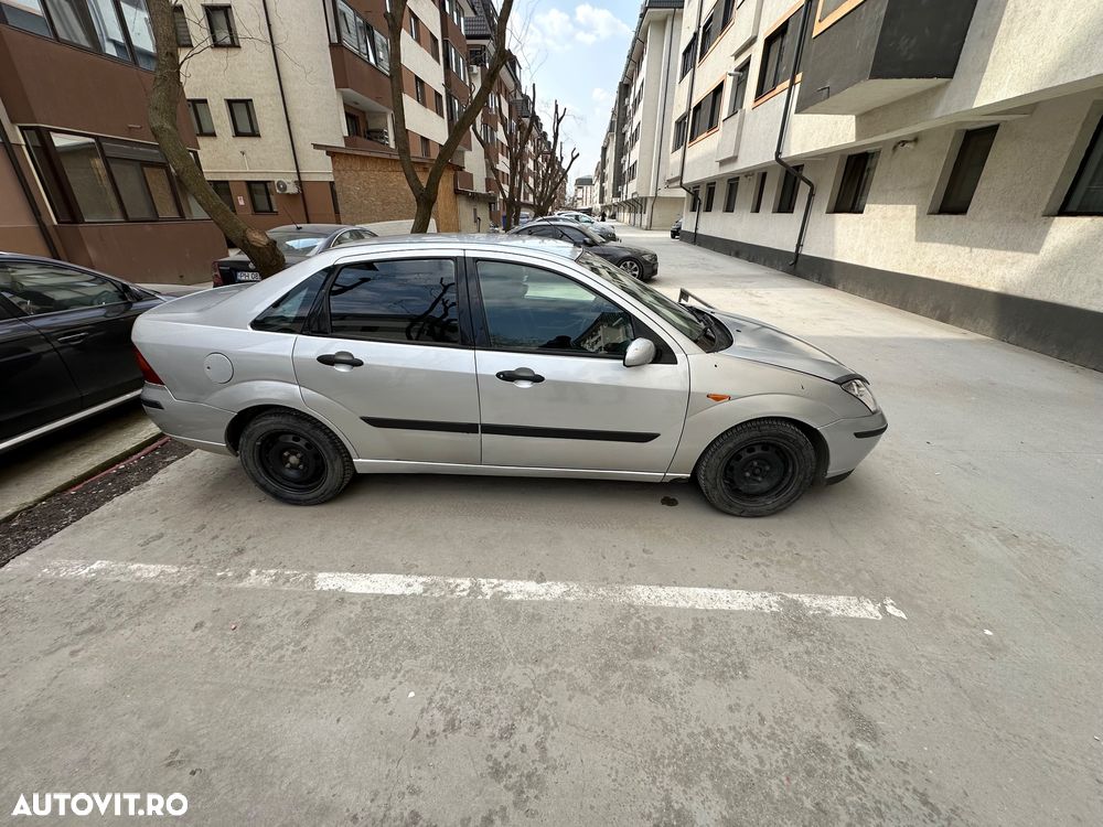 Ford Focus 1.6i 16V - 7