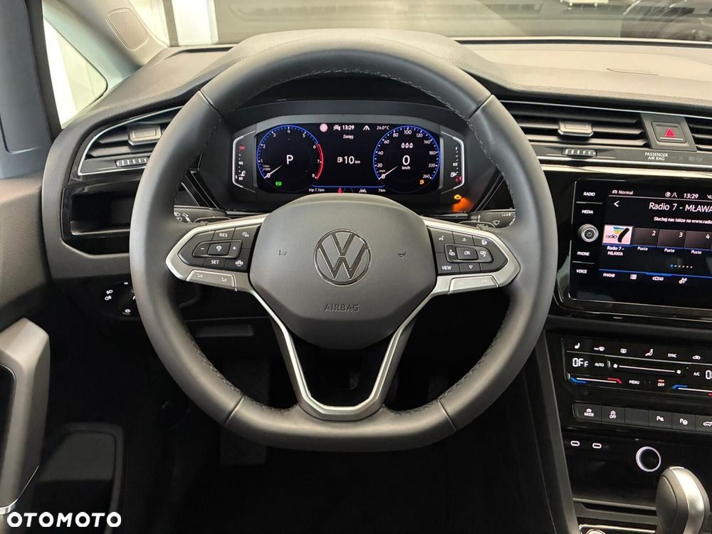 Volkswagen Touran - 13