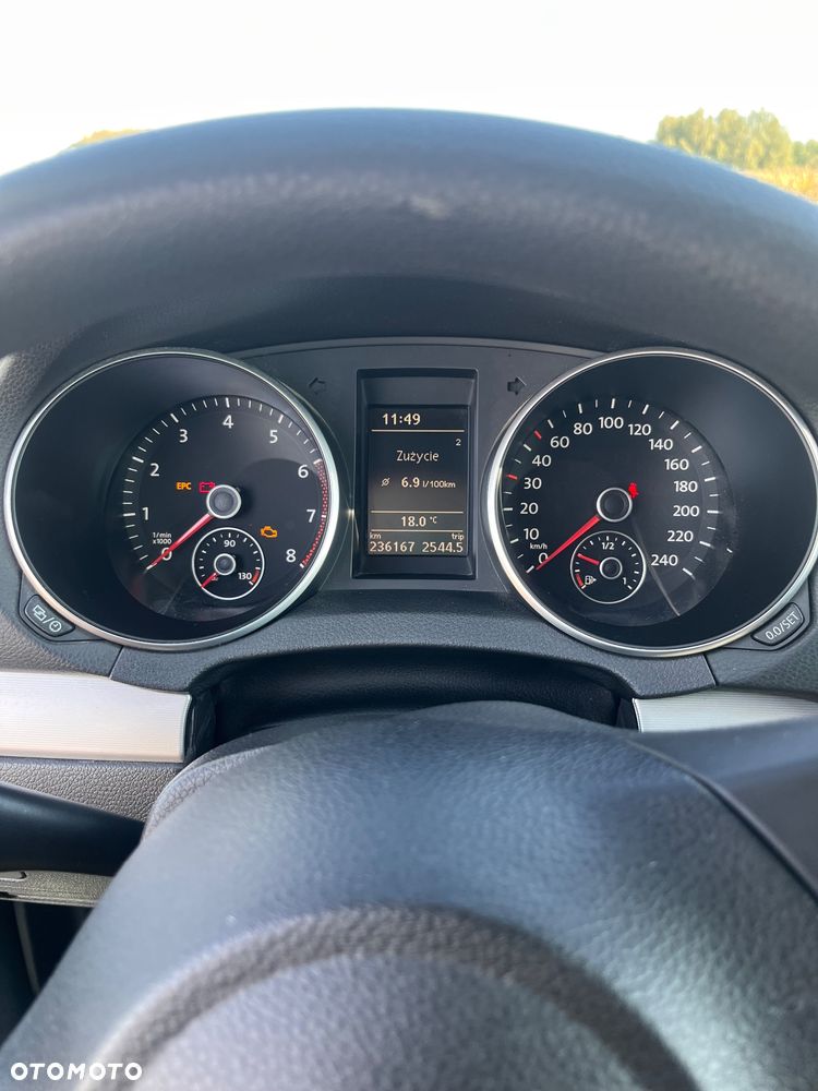 Volkswagen Golf - 6