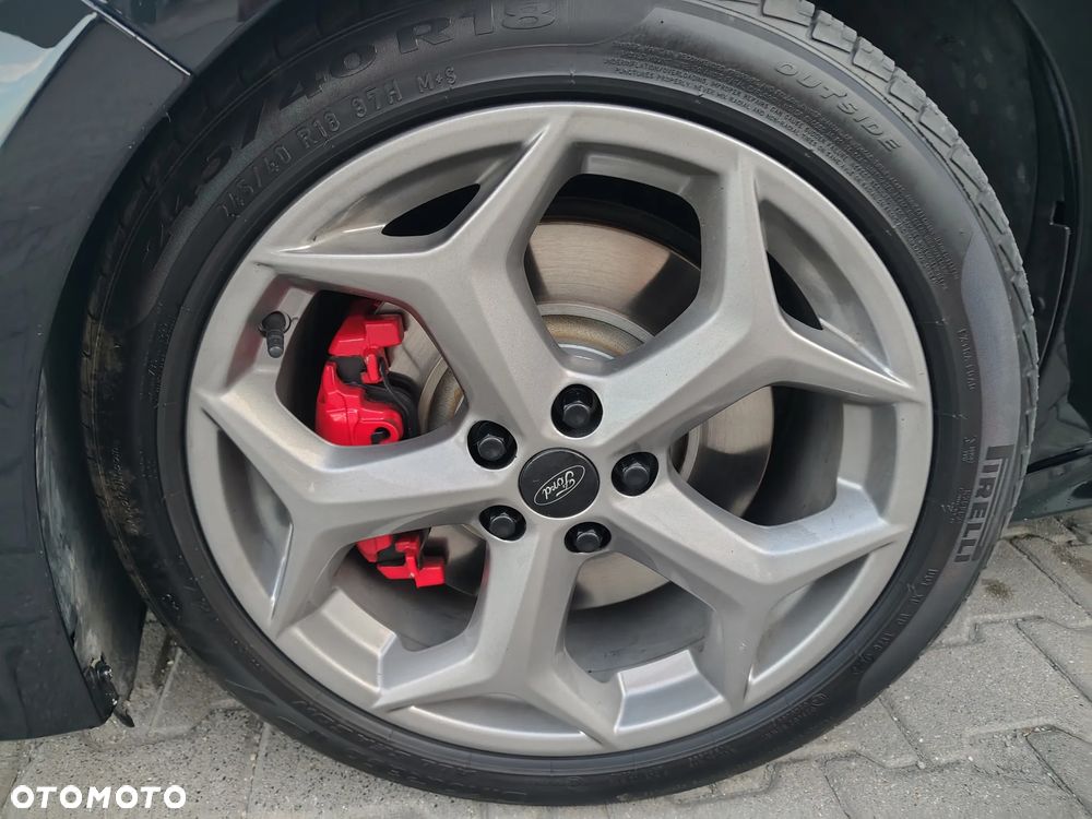 Ford Focus ST - 10