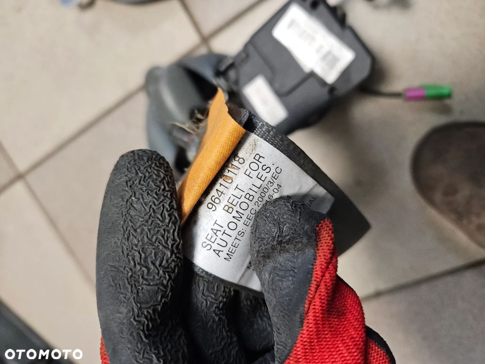 Pas bezpieczeństwa prawy przedni Daewoo Kalos Chevrolet Aveo T200 Europa 96410118 - 2