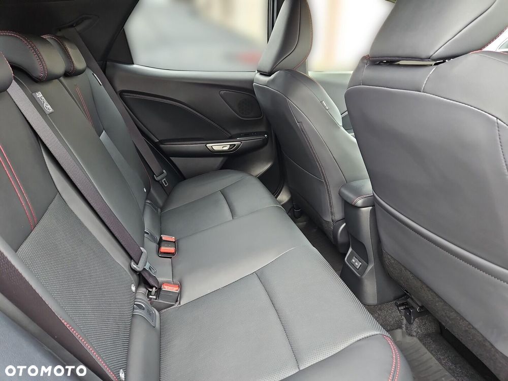 Lexus LBX 1.5 Hybrid Emotion - 24