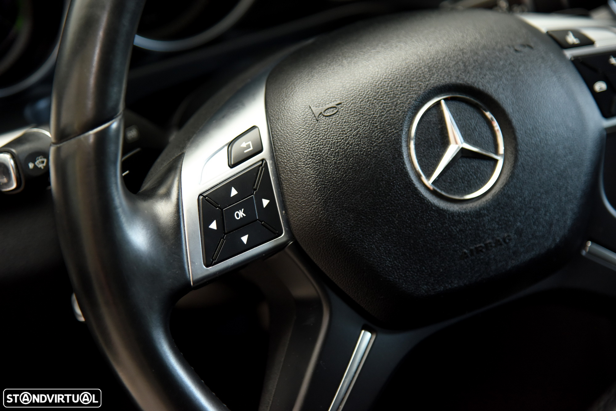 Mercedes-Benz E 300 Bluetec Hybrid Avantgarde - 17