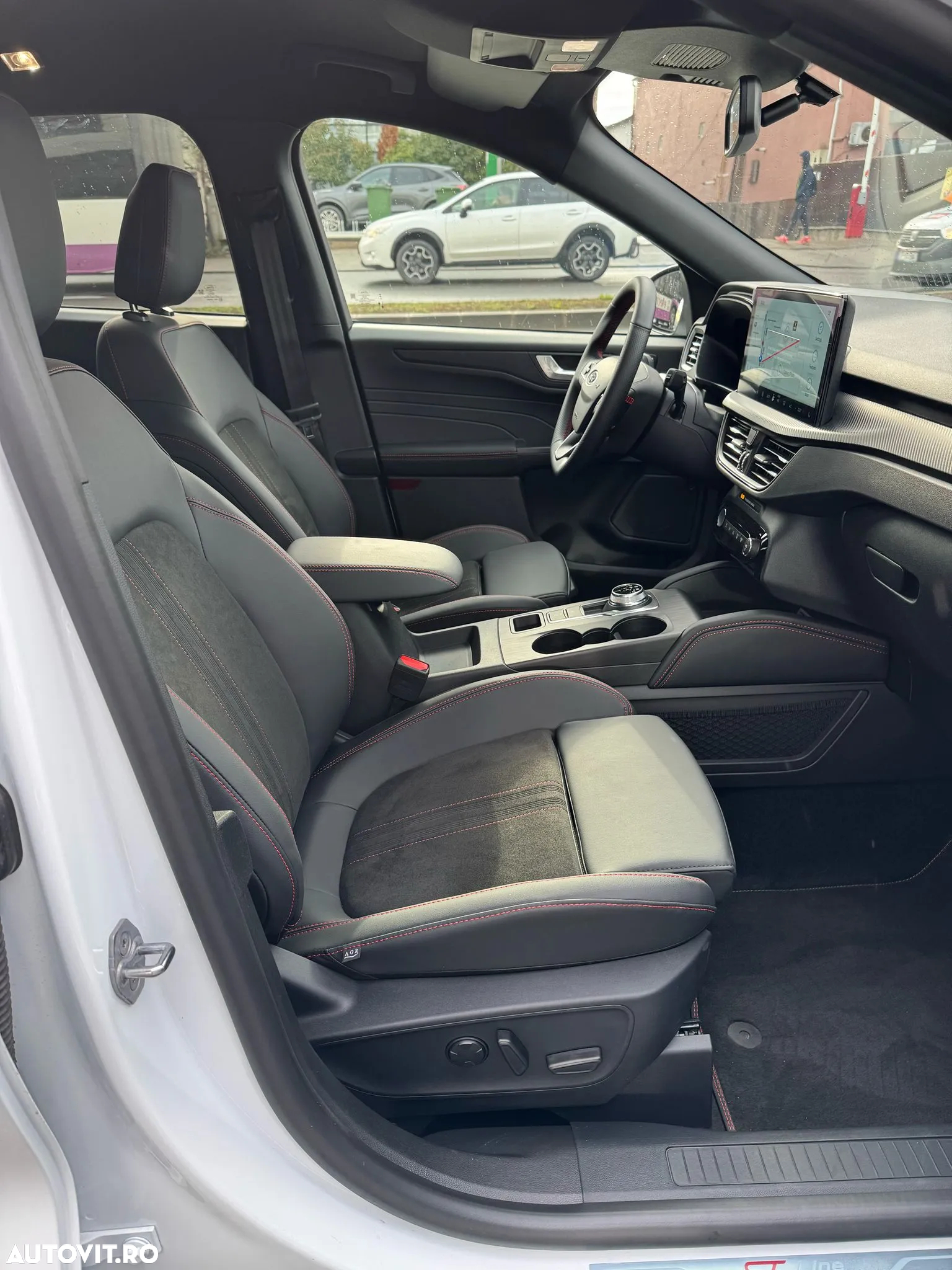 Ford Kuga 1.5 EcoBoost A8 FWD ST-Line X - 29