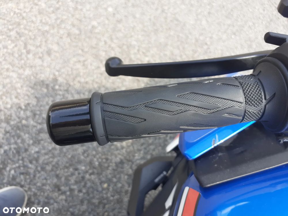 Suzuki GSX 1000 - 28