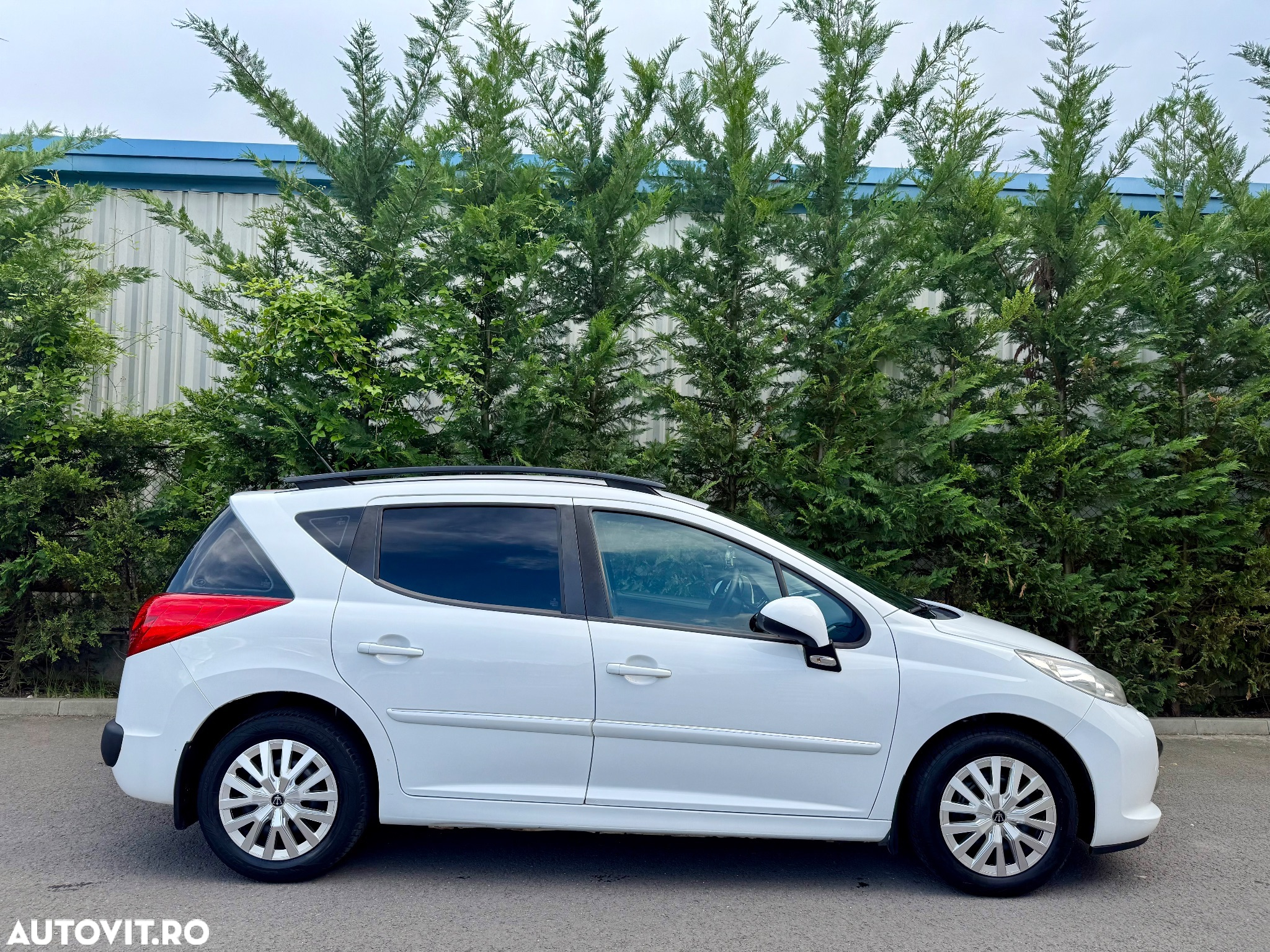 Peugeot 207 SW HDi FAP 90 (Blue Lion) Business-Line Niveau 1 - 4