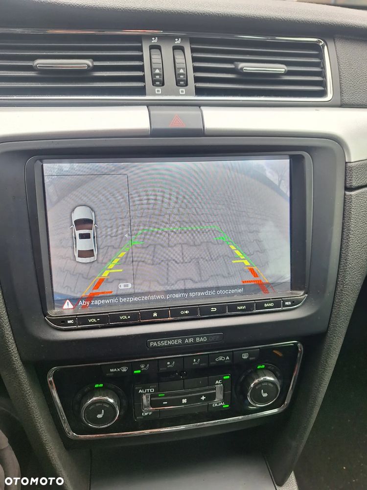 Skoda Superb 2.0 TDI Ambition DSG - 19