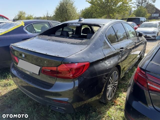 BMW Seria 5 M550i xDrive - 8