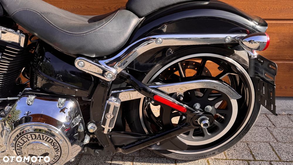 Harley-Davidson Softail Breakout - 7