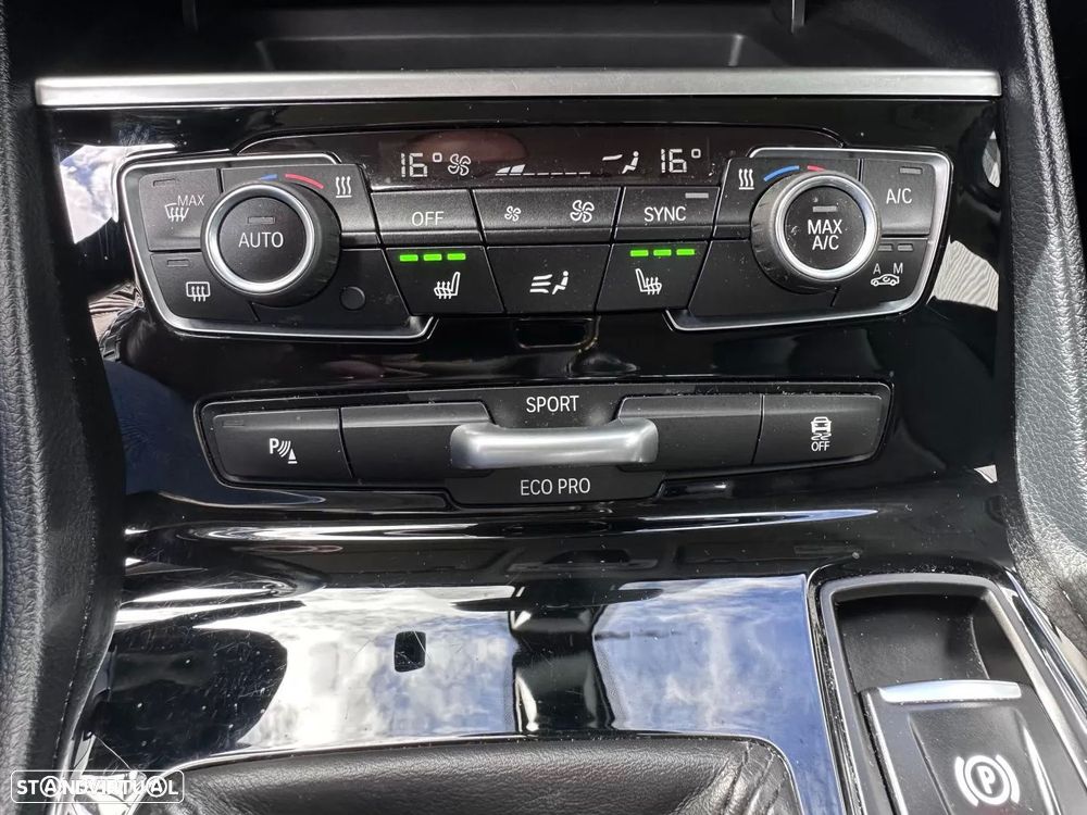 BMW 218 Active Tourer d Line Sport - 44