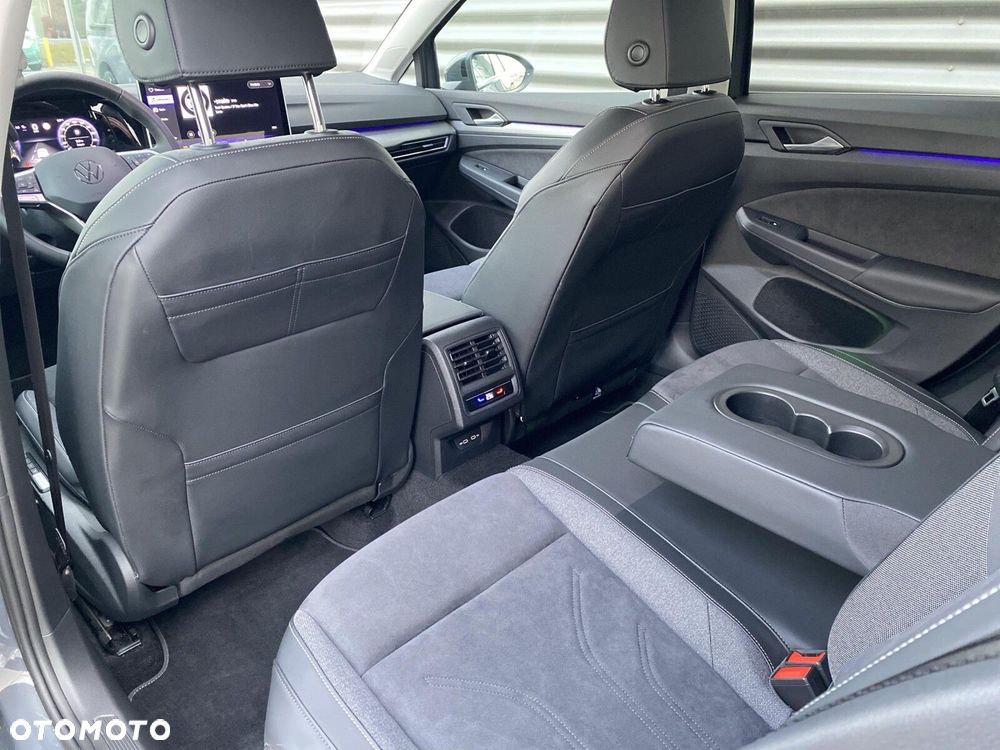 Volkswagen Golf - 32