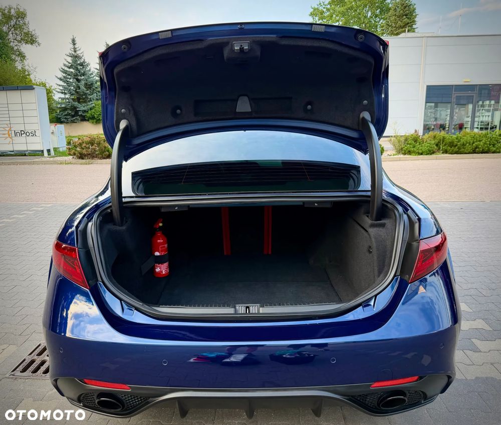 Alfa Romeo Giulia 2.0 Turbo 16V AT8 Veloce Ti - 8