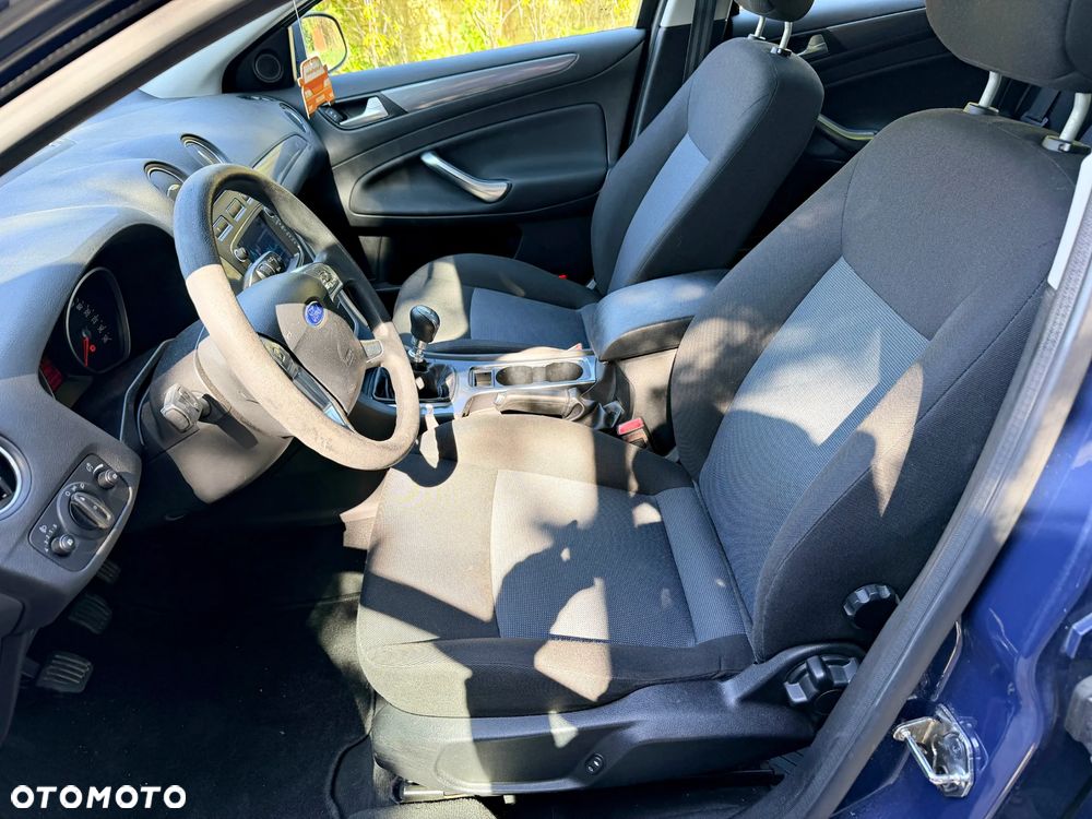 Ford Mondeo 1.6 T Ambiente - 8