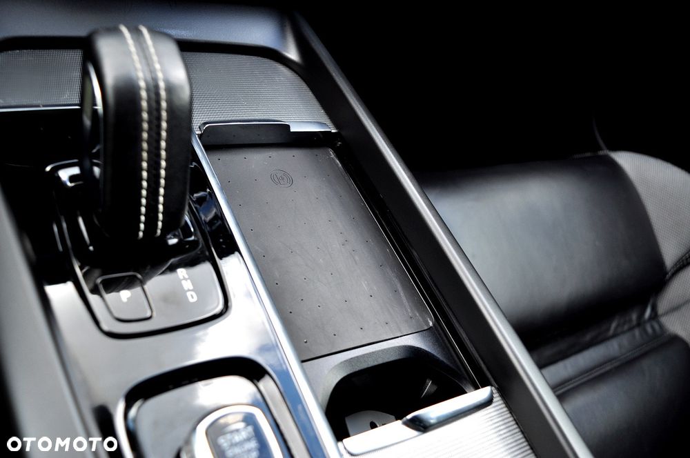 Volvo XC 60 B4 D AWD Geartronic RDesign - 20