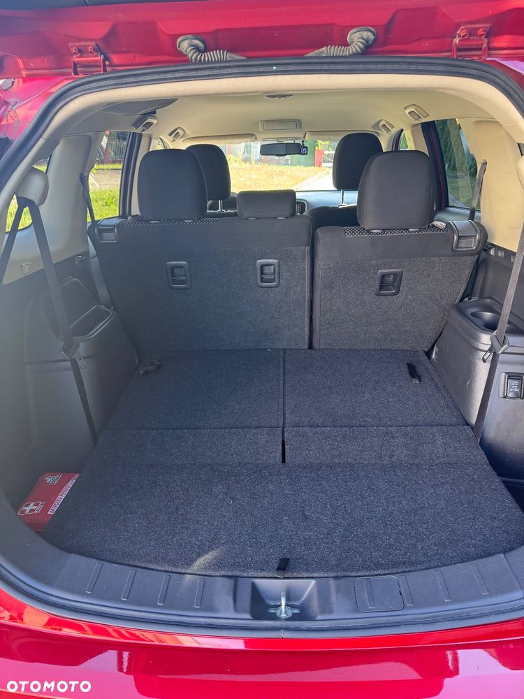 Mitsubishi Outlander - 12