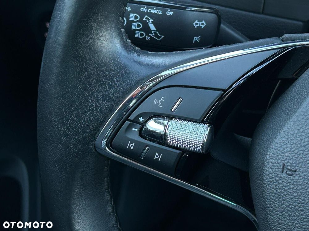 Skoda Superb 2.0 TDI SCR Style DSG - 23