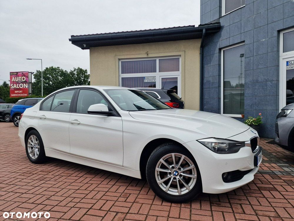 BMW Seria 3 320d xDrive - 12