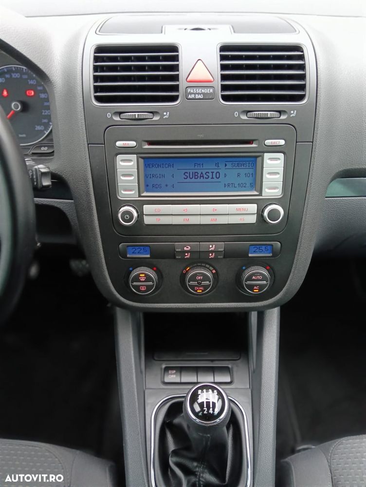 Volkswagen Golf 1.9 TDI DPF Sportline - 10