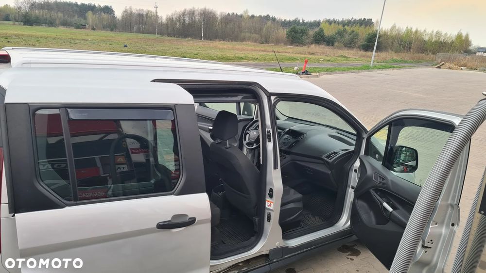 Ford Transit Connect - 13