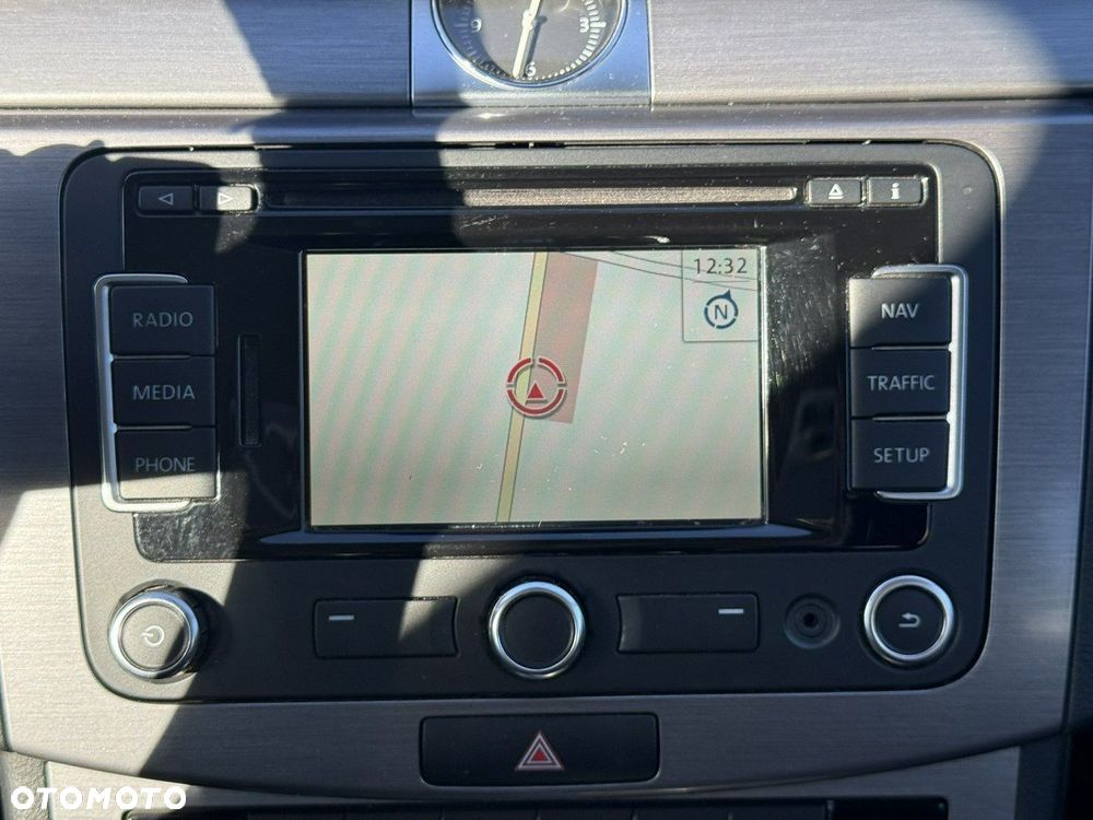 Volkswagen Passat - 14