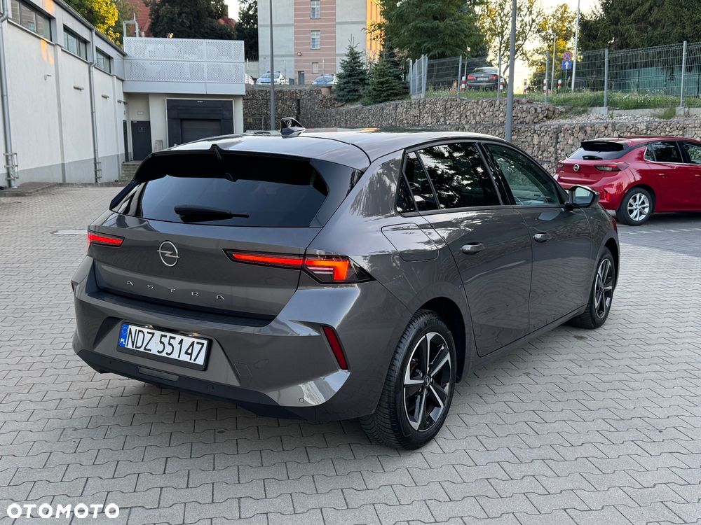 Opel Astra 1.2 Turbo - 4